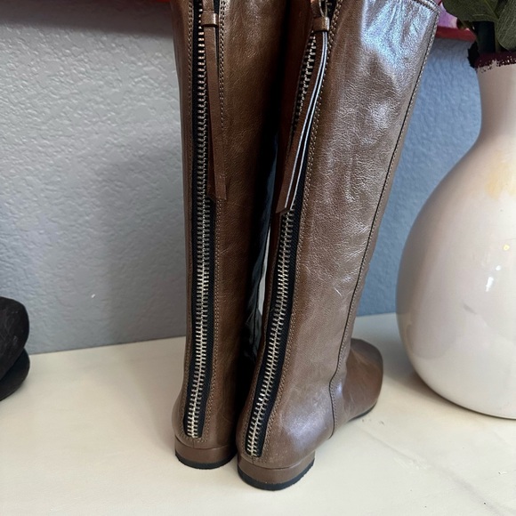 Ship COACH Boots in rich brown size 7.5 - Picture 2 of 4
